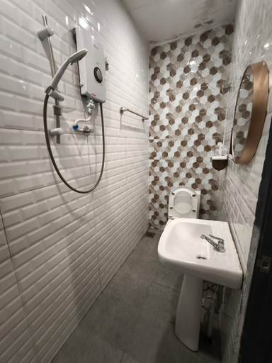 Bathroom 3, Musang Ong Hotel, Cameron Highlands