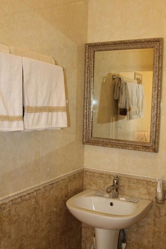 Bathroom 3, Gostinychniy Kompleks Artem- Plaza, Artem gorsovet