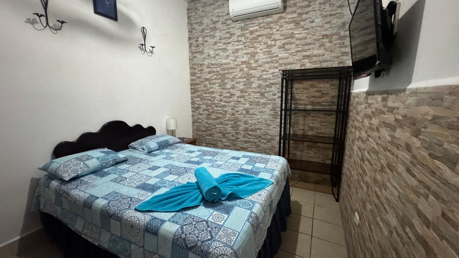 Bedroom 2, La Posada De Don Jose, Flores