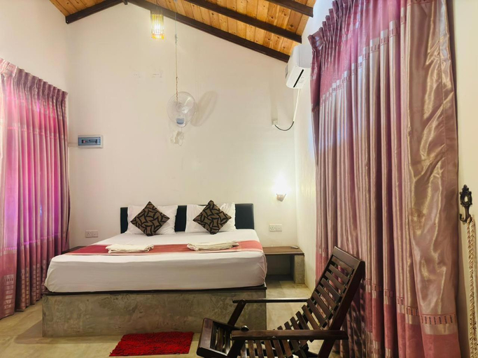 Bedroom 3, So-J Beach Villa, Trincomalee Town and Gravets