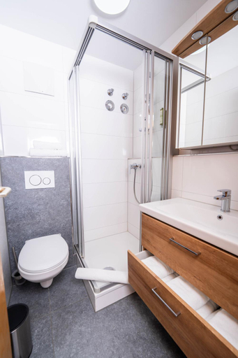 Bathroom 3, CityWohnungFN mit TG-Parkplatz, Bodenseekreis