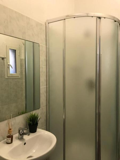 Bathroom 3, Locanda Otello, Rome
