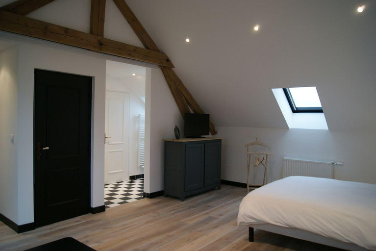 Bedroom 4, La Grange de Salomé, Nord