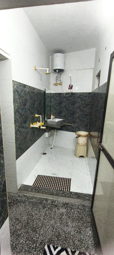 Bathroom 3, Mayur Villa, Agra