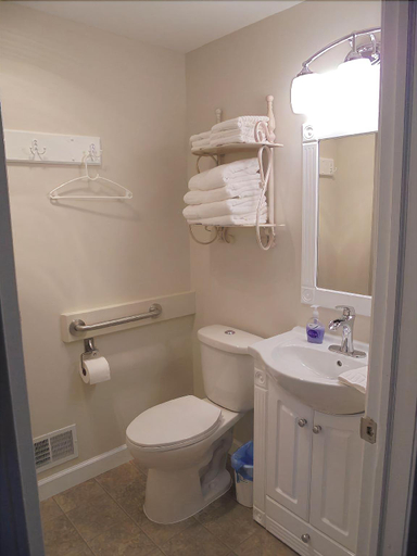 Bathroom 4, Lake Huron Lodge, Sanilac