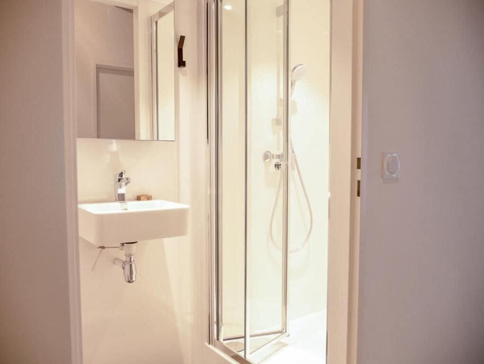 Bathroom 5, ECLA Noisy Le Grand, Seine-Saint-Denis