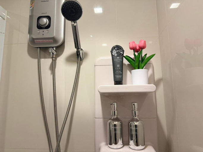 Bathroom 4, The Base Condo, Pattaya