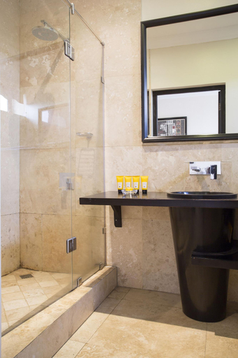 Bathroom 5, Villa Monticello Boutique Hotel, Accra