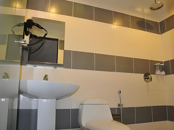 Bathroom, MCity Inn, Miri