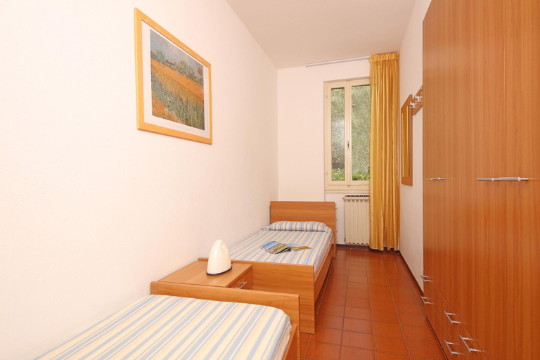 Bedroom 3, Residence Pratone, Garda, Verona