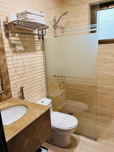 Bathroom 5, Mabeet AL Khobar Served Apartments, Al Khobar