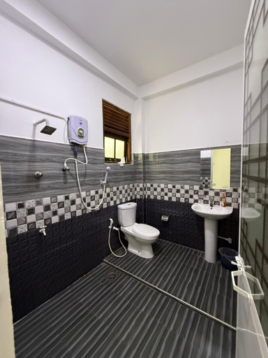 Bathroom 3, Gold Moon Guest House, Weligama