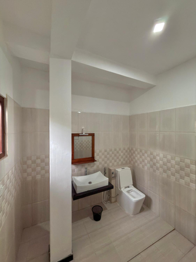 Others 5, Sayuru Villa, Hikkaduwa