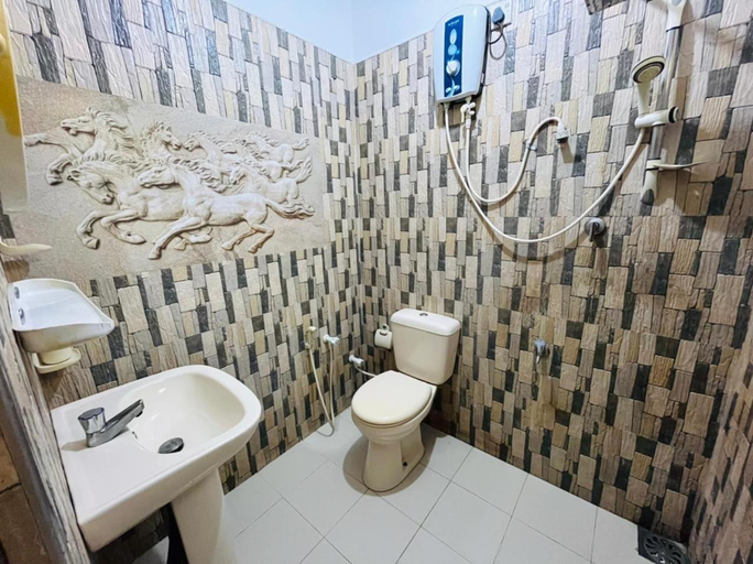 Bathroom 3, Lucky Beach Mirissa, Weligama