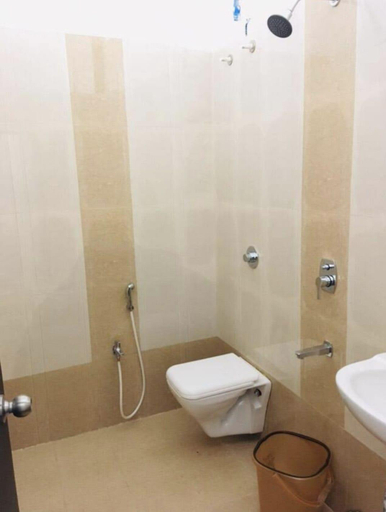 Bathroom, Hotel Airan Residency, Mandla