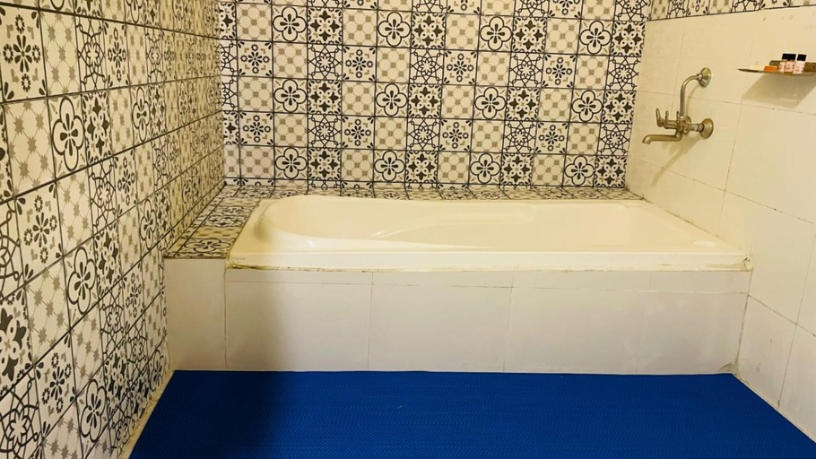 Bathroom, Sshubh Leopard Valley Ranthambhore, Sawai Madhopur