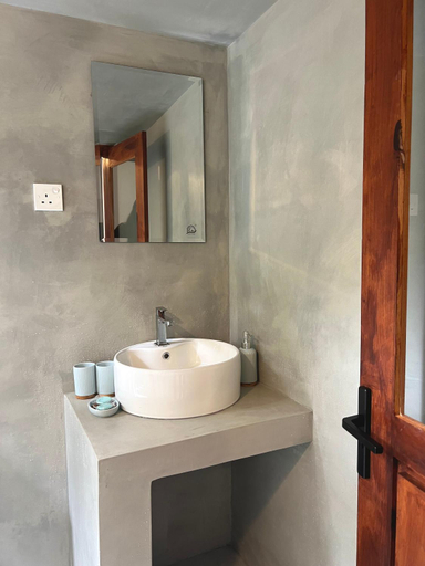 Bathroom 3, The Drop In Surfhouse Madiha, Matara Four Gravets