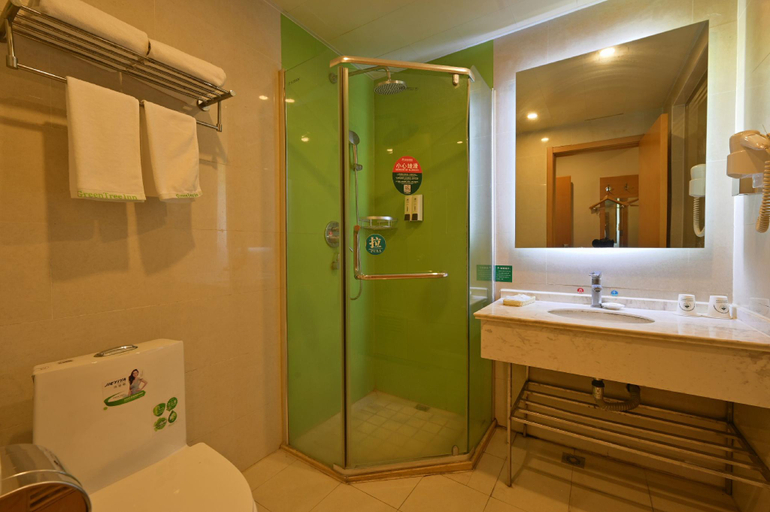 Bathroom 3, GreenTree Inn Fuyang Development Zone Weisan Road Express Hotel, Fuyang