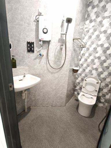 Bathroom 3, Musang Ong Hotel, Cameron Highlands