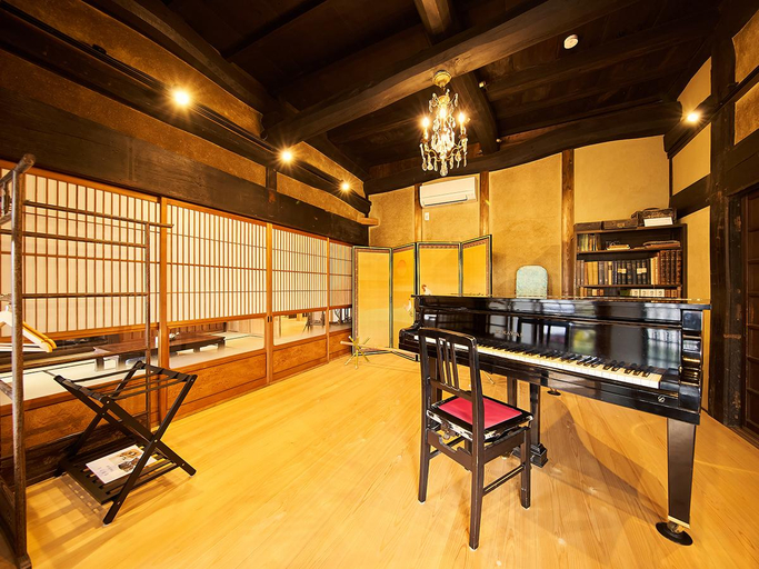 Food & Drinks 3, Tetsu-juro (Kyukokukuni) | Himeji Castle's Ouzashiki, 400-Year-Old Inn, Ichikawa
