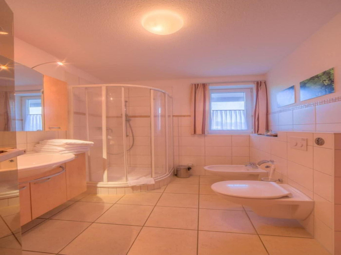 Bathroom 3, liebevoll eingerichtetes Appartement, Mecklenburgische Seenplatte