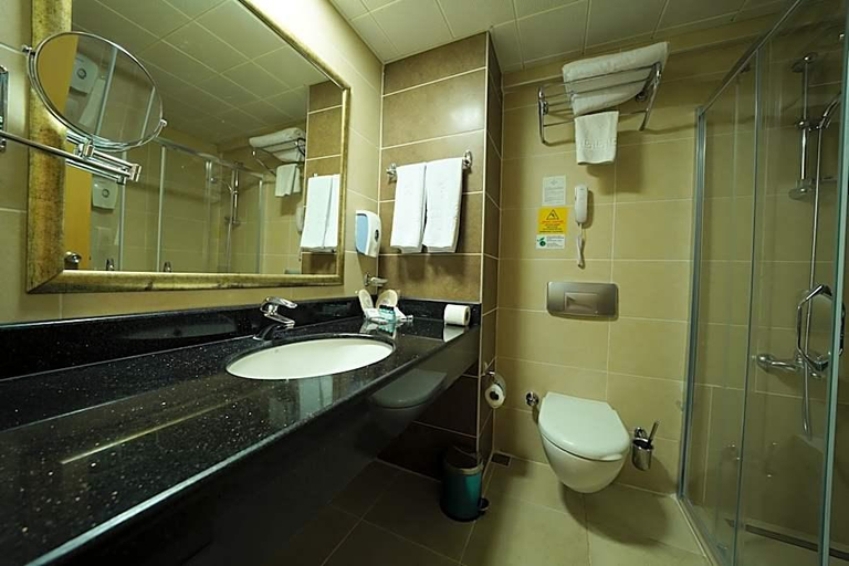 Bathroom 5, Grand Pasa Hotel, Marmaris