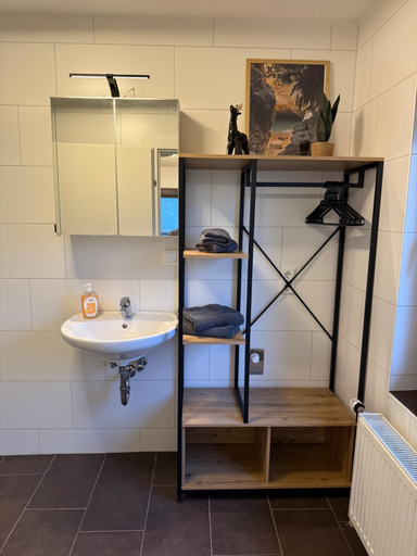 Bathroom 1, Wohnungen mitten im Salzkammergut, Gmunden