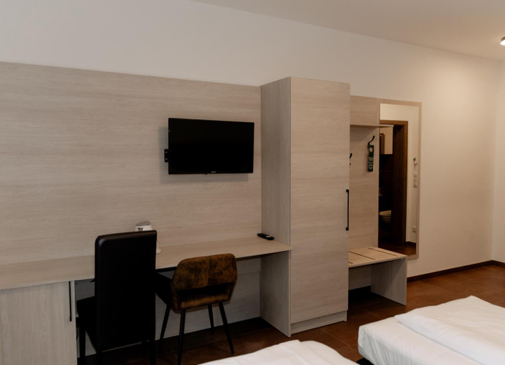 Bedroom 4, Ayhan Hotel, Region Hannover
