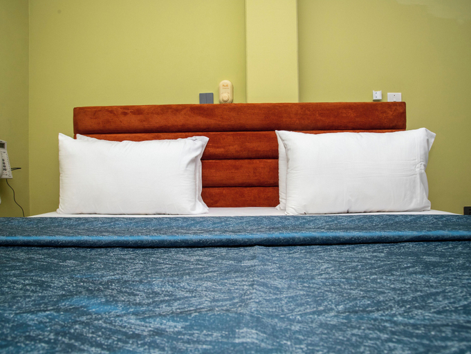 Room 4, Executive Key Hotel, Ajumako-Enyan-Esiam