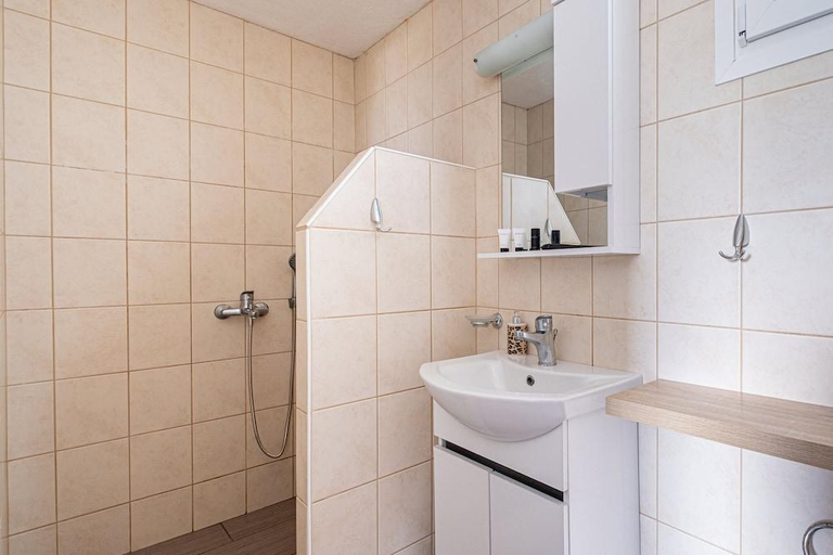 Bathroom 4, Mare Nostrum Santo, South Aegean