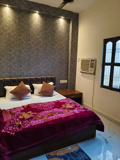 Room 4, Manglam Guest House, Varanasi
