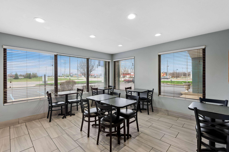 Food & Drinks 5, Baymont by Wyndham Lebanon IN, Boone