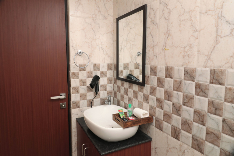 Bathroom 5, THE LAKE HOTEL, Kolkata