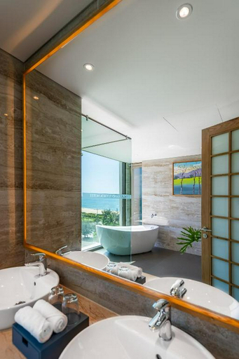 Bathroom 5, Sala Grand Tuy Hoa Hotel, Tuy Hoa