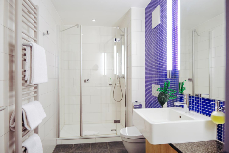 Bathroom 4, Hotel Global Inn, Wolfsburg