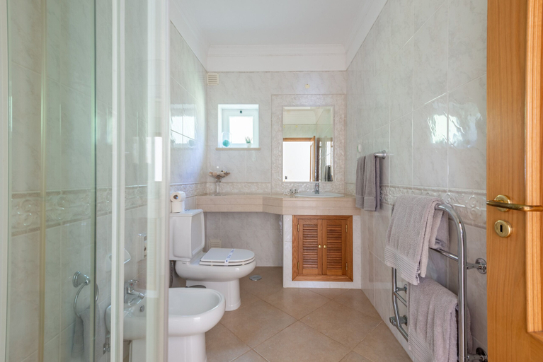 Bathroom 4, Villa Adriana at Boavista Resort, Lagos