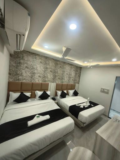 Room 3, Hotel New Mahaveer, Ahmadabad