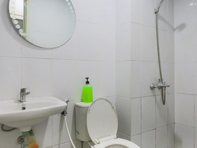 Bathroom 5, Neovala at Apartment Patraland Urbano, Bekasi