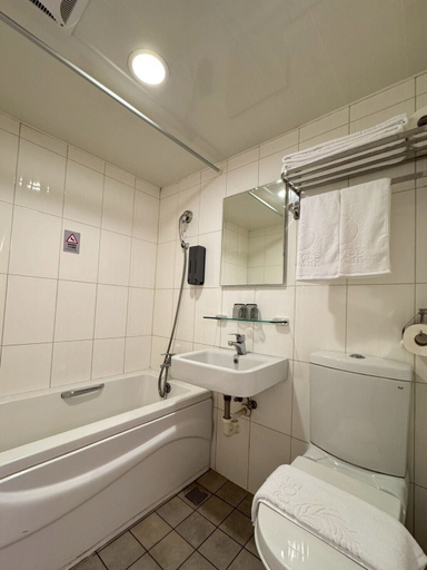 Bathroom 5, Fooyee Hotel - tcstation, Taichung