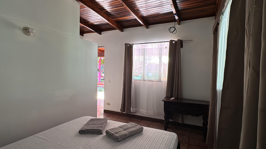 Bedroom 3, Hotel Marielos Tamarindo, Santa Cruz