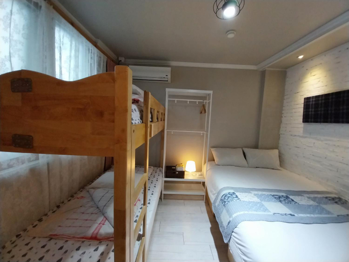 Bedroom 3, Pohang Youngildae Guesthouse, Pohang