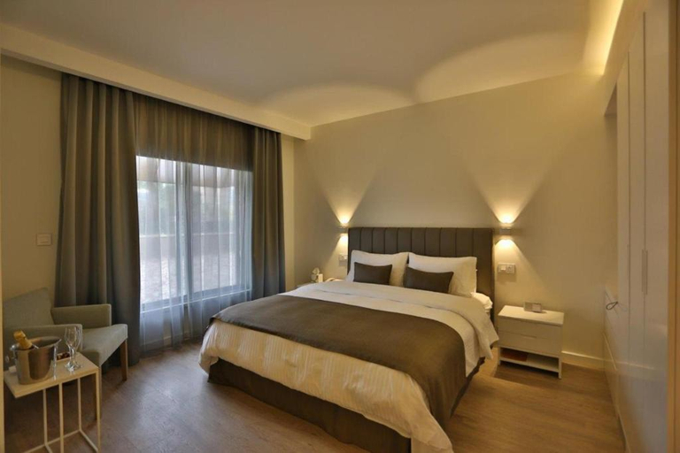 Bedroom 2, Al Qasr Metropole Hotel, Wadi Essier