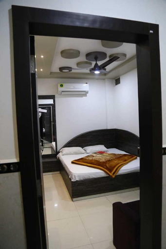 Room 2, Hotel D & D Palace near Mahakal Temple, Ujjain