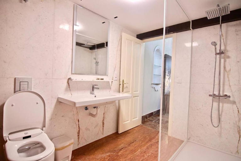Bathroom 3, El Palacete del Puerto, Cádiz