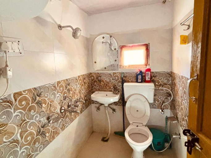 Bathroom 3, Namkha Homestay by StayApart, Lahul & Spiti
