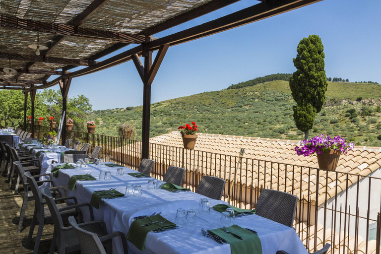 Food & Drinks 4, Masseria Fortificata Lo Zafferaneto, Syracuse
