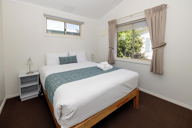 Bedroom 3, Middleton Beach Holiday Apartment, Albany