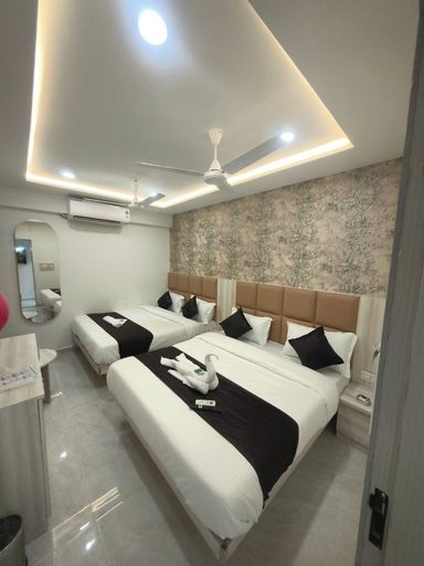 Room 5, Hotel New Mahaveer, Ahmadabad