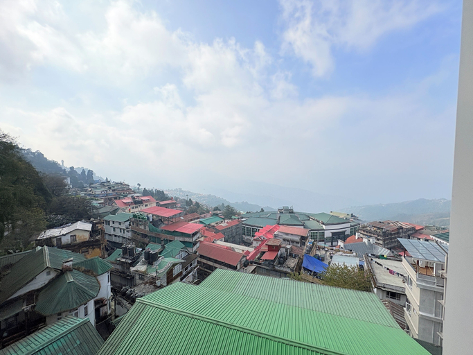 View from room 5, Hotel Singalila Retreat Darjeeling, Darjiling
