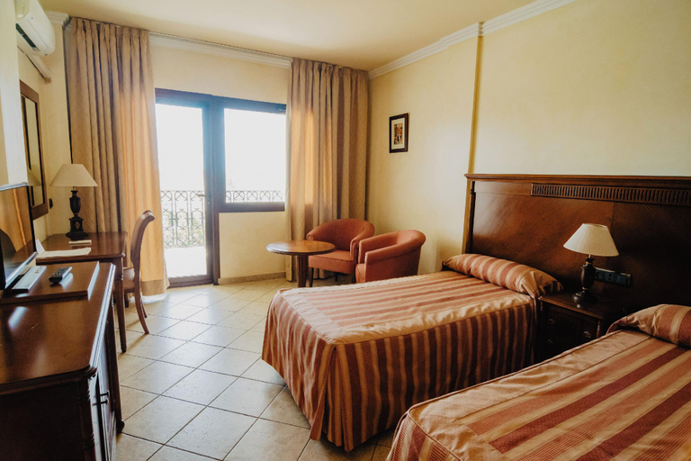 Bedroom 2, Hotel Hacienda Don Manuel, Badajoz